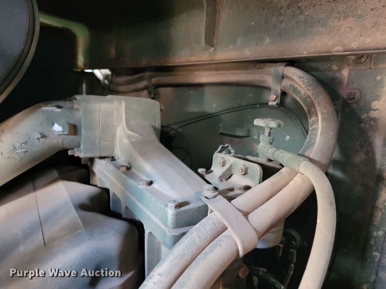 image for item KB9942 1984 Caterpillar 621B  conventional scraper