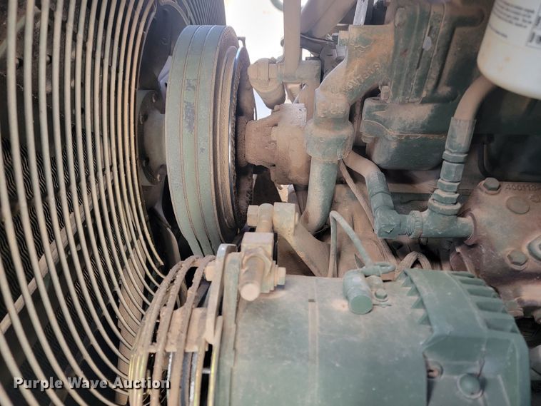 image for item KB9942 1984 Caterpillar 621B  conventional scraper