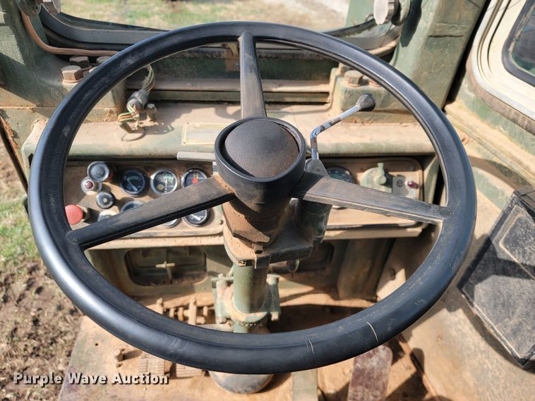 image for item KB9942 1984 Caterpillar 621B  conventional scraper