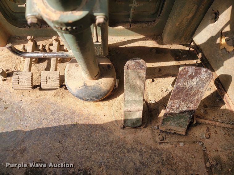 image for item KB9942 1984 Caterpillar 621B  conventional scraper