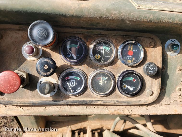 image for item KB9942 1984 Caterpillar 621B  conventional scraper