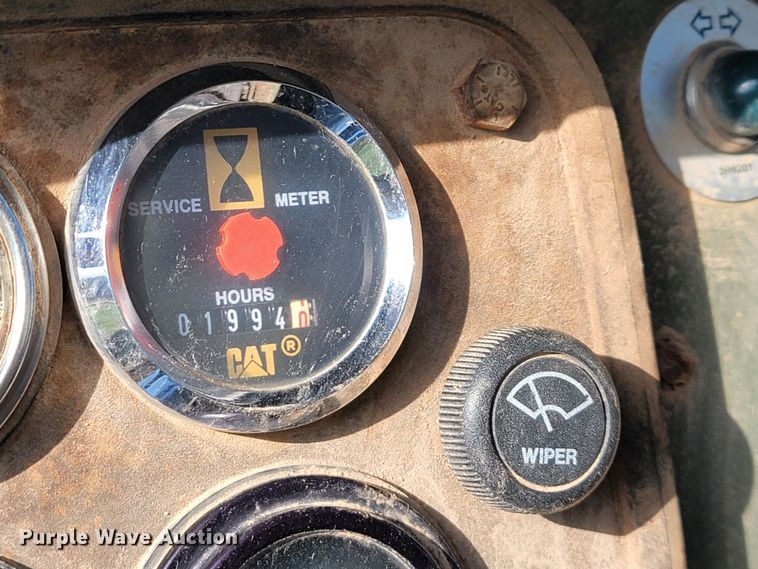 image for item KB9942 1984 Caterpillar 621B  conventional scraper