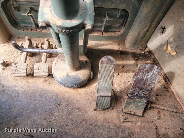 image for item KB9942 1984 Caterpillar 621B  conventional scraper