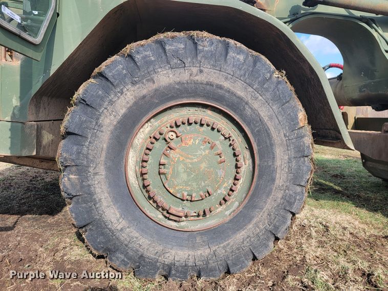 image for item KB9942 1984 Caterpillar 621B  conventional scraper