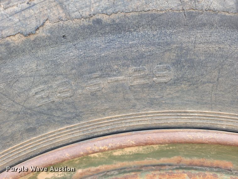 image for item KB9942 1984 Caterpillar 621B  conventional scraper