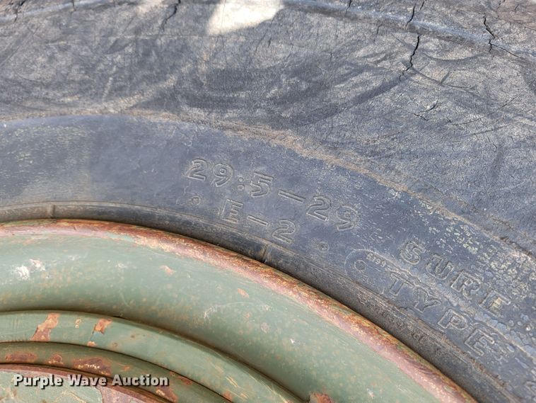 image for item KB9942 1984 Caterpillar 621B  conventional scraper