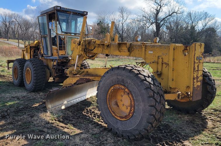 image for item KB9943 Komatsu GD705A-4  motor grader