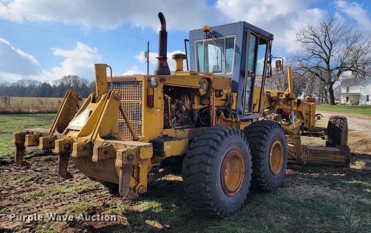 image for item KB9943 Komatsu GD705A-4  motor grader