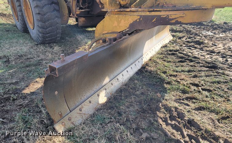 image for item KB9943 Komatsu GD705A-4  motor grader