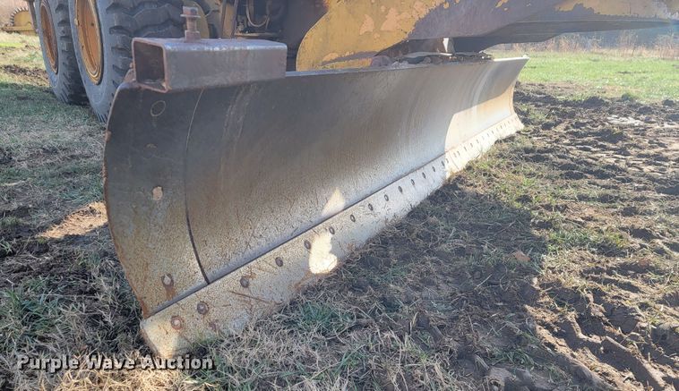 image for item KB9943 Komatsu GD705A-4  motor grader