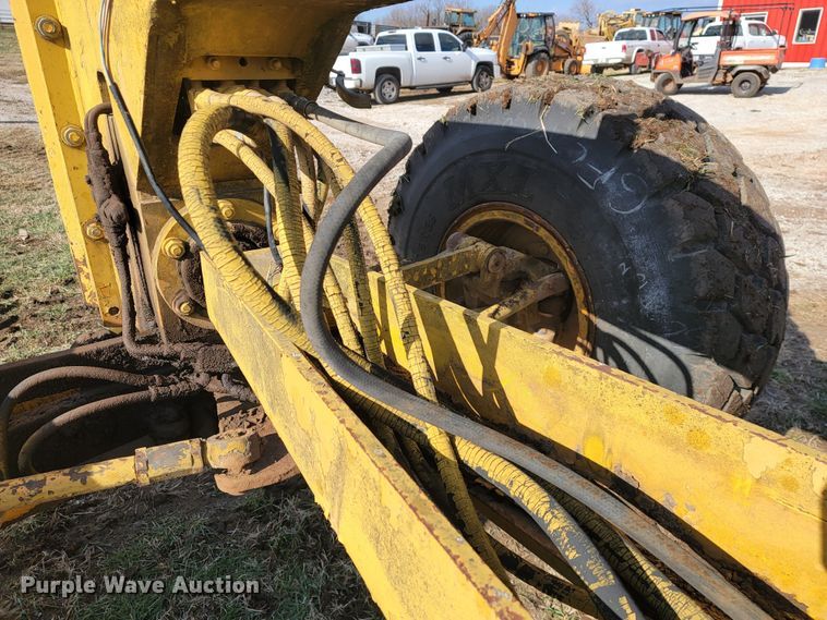 image for item KB9943 Komatsu GD705A-4  motor grader