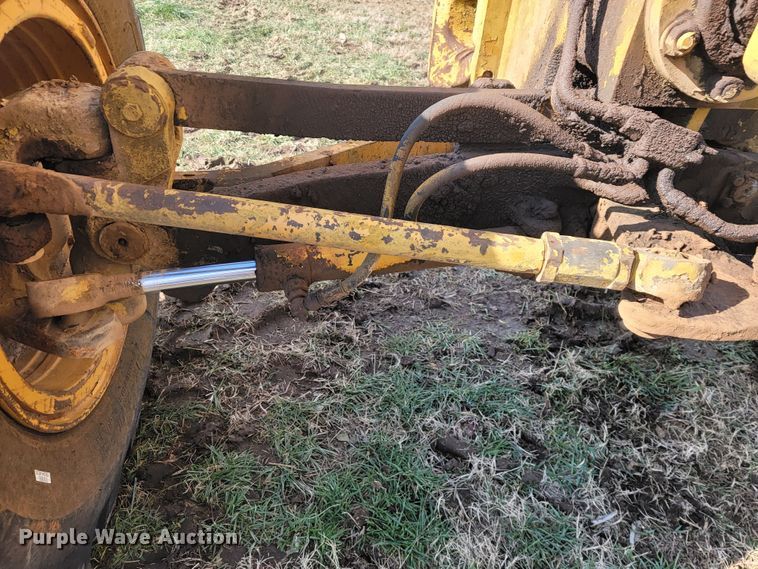 image for item KB9943 Komatsu GD705A-4  motor grader