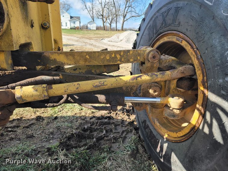 image for item KB9943 Komatsu GD705A-4  motor grader