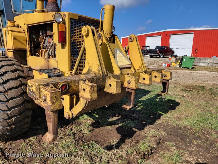 image for item KB9943 Komatsu GD705A-4  motor grader