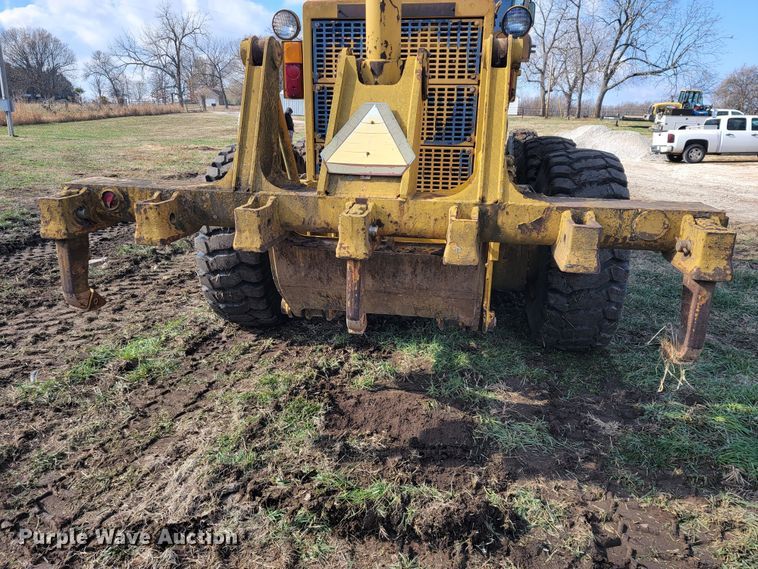 image for item KB9943 Komatsu GD705A-4  motor grader