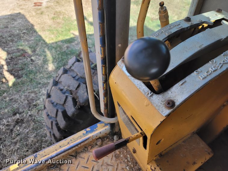 image for item KB9943 Komatsu GD705A-4  motor grader