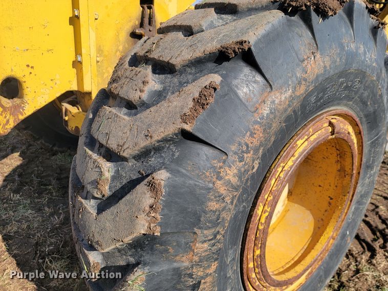 image for item KB9943 Komatsu GD705A-4  motor grader