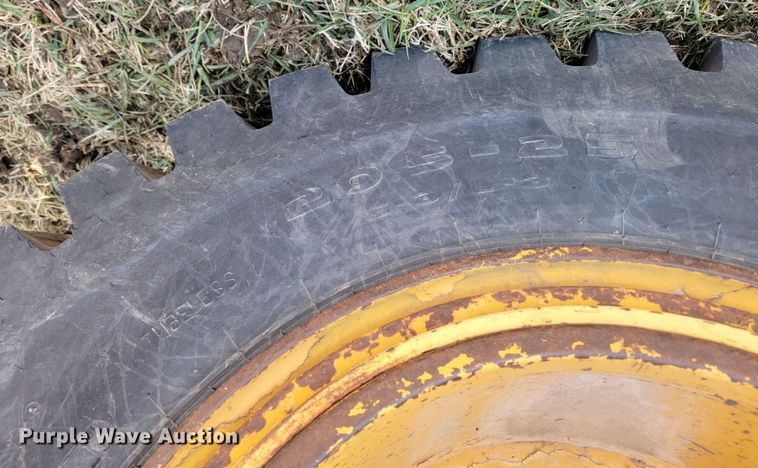 image for item KB9943 Komatsu GD705A-4  motor grader