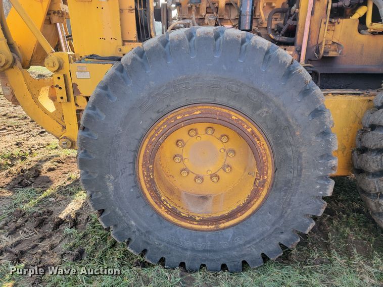 image for item KB9943 Komatsu GD705A-4  motor grader