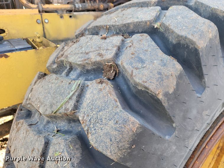 image for item KB9943 Komatsu GD705A-4  motor grader