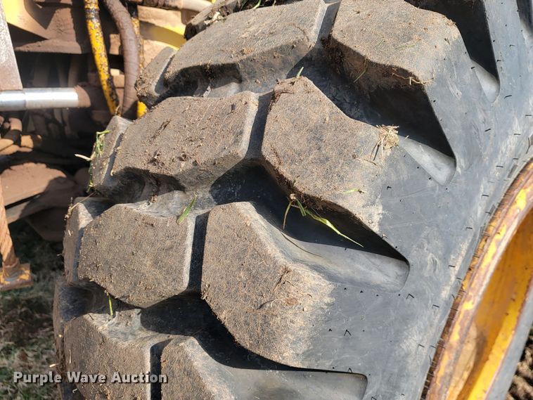 image for item KB9943 Komatsu GD705A-4  motor grader