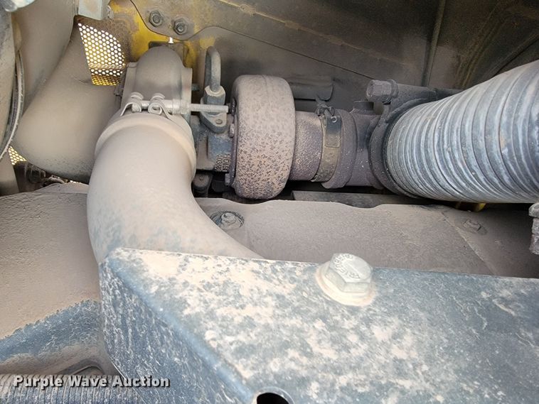 image for item KB9944 2014 Komatsu D51EX-22  dozer