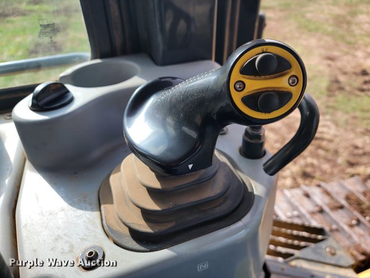 image for item KB9944 2014 Komatsu D51EX-22  dozer