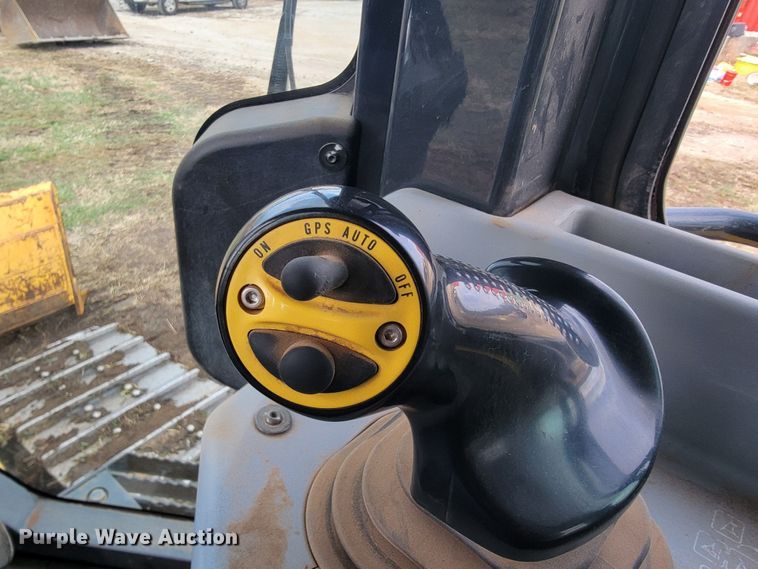 image for item KB9944 2014 Komatsu D51EX-22  dozer