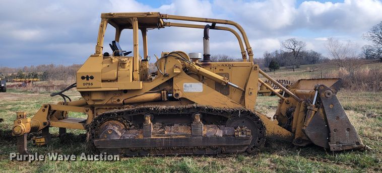 image for item KB9945 Komatsu D75S  track loader