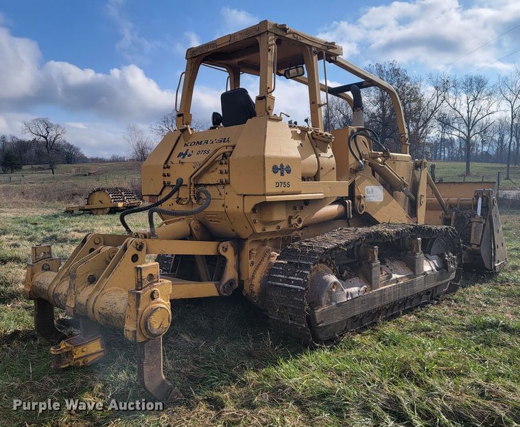 image for item KB9945 Komatsu D75S  track loader