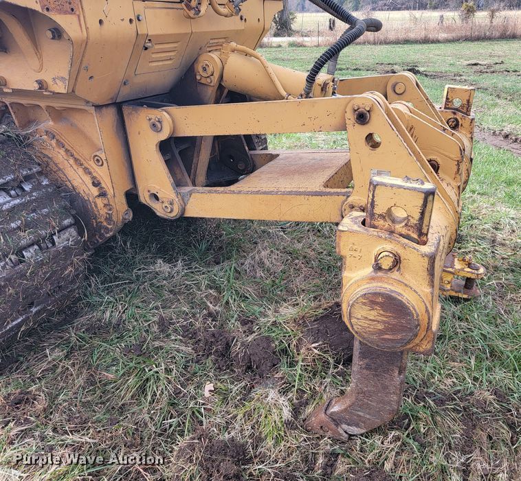image for item KB9945 Komatsu D75S  track loader