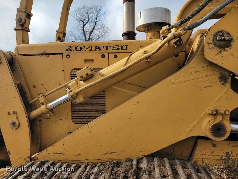 image for item KB9945 Komatsu D75S  track loader