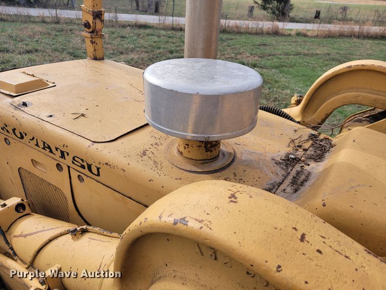 image for item KB9945 Komatsu D75S  track loader