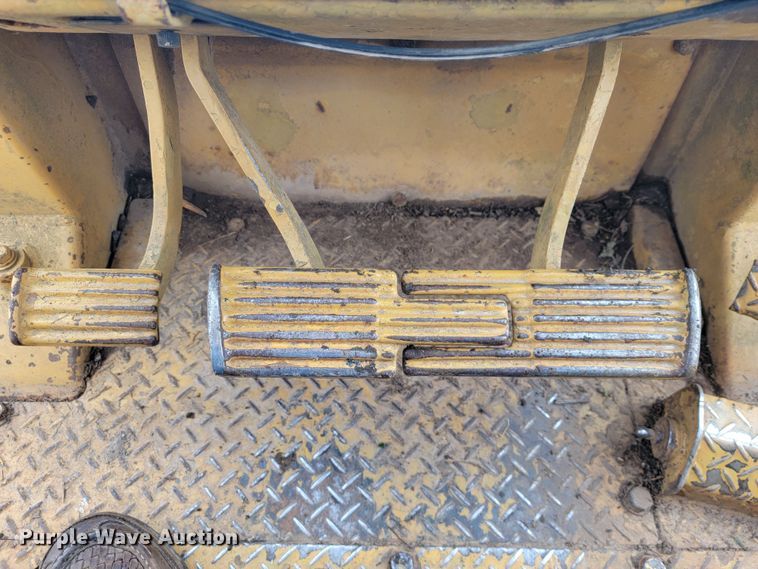 image for item KB9945 Komatsu D75S  track loader