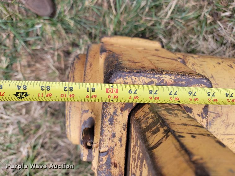 image for item KB9945 Komatsu D75S  track loader