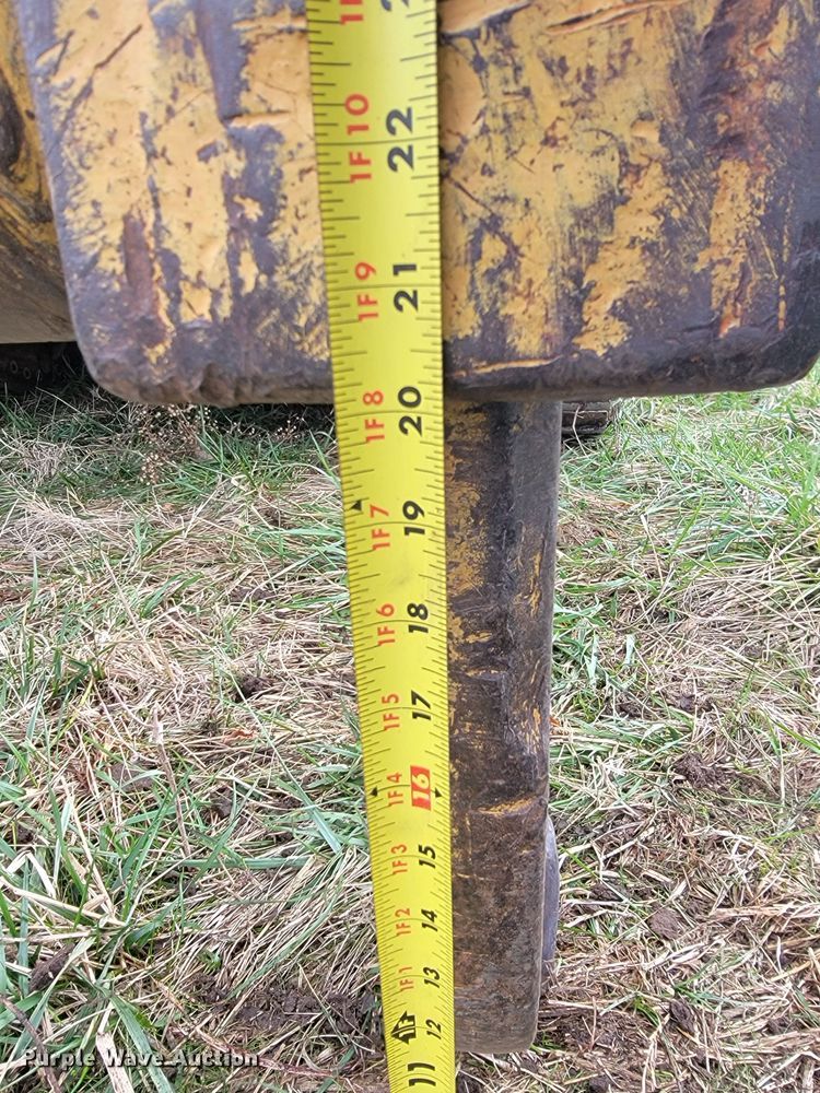 image for item KB9945 Komatsu D75S  track loader