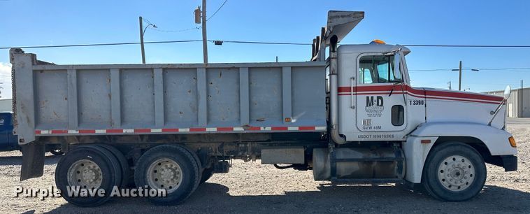 image for item KC9390 1991 Freightliner FLD  dump truck