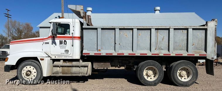 image for item KC9390 1991 Freightliner FLD  dump truck