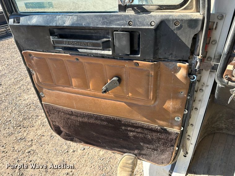 image for item KC9390 1991 Freightliner FLD  dump truck