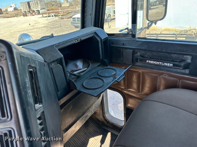 image for item KC9390 1991 Freightliner FLD  dump truck