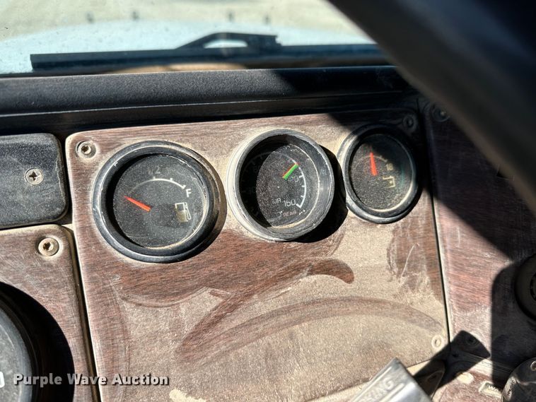 image for item KC9390 1991 Freightliner FLD  dump truck