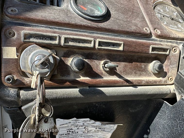 image for item KC9390 1991 Freightliner FLD  dump truck