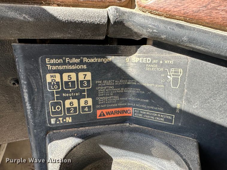 image for item KC9390 1991 Freightliner FLD  dump truck