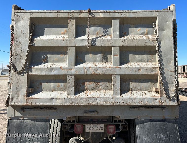 image for item KC9390 1991 Freightliner FLD  dump truck