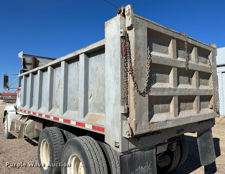 image for item KC9390 1991 Freightliner FLD  dump truck