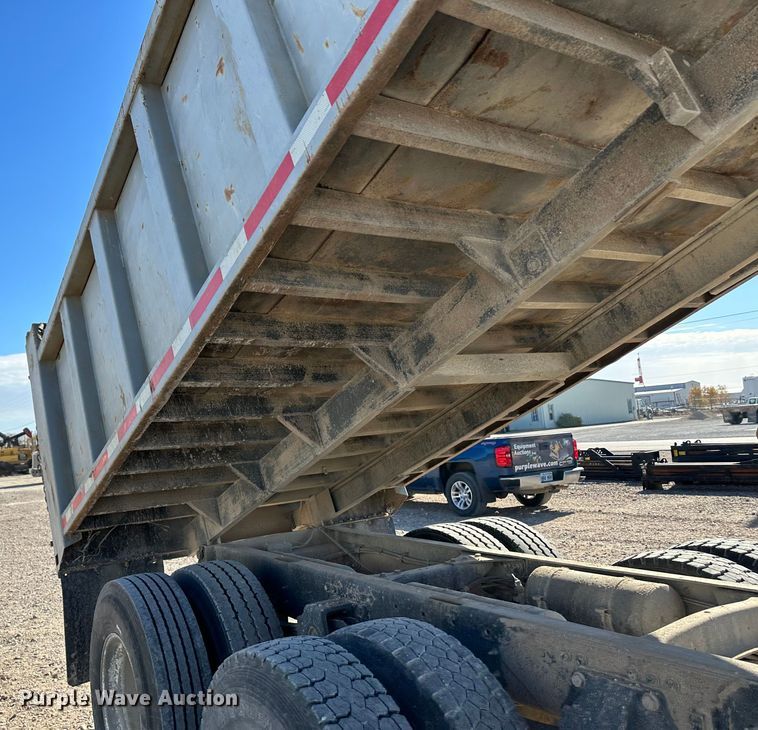 image for item KC9390 1991 Freightliner FLD  dump truck