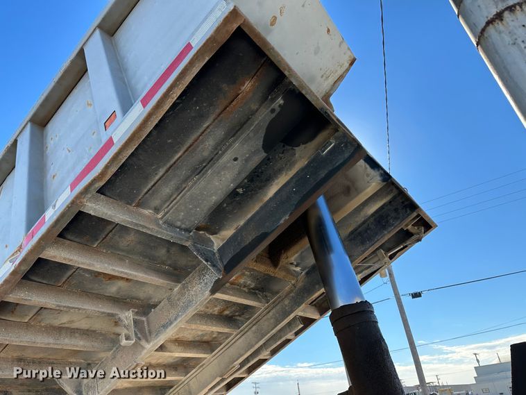 image for item KC9390 1991 Freightliner FLD  dump truck