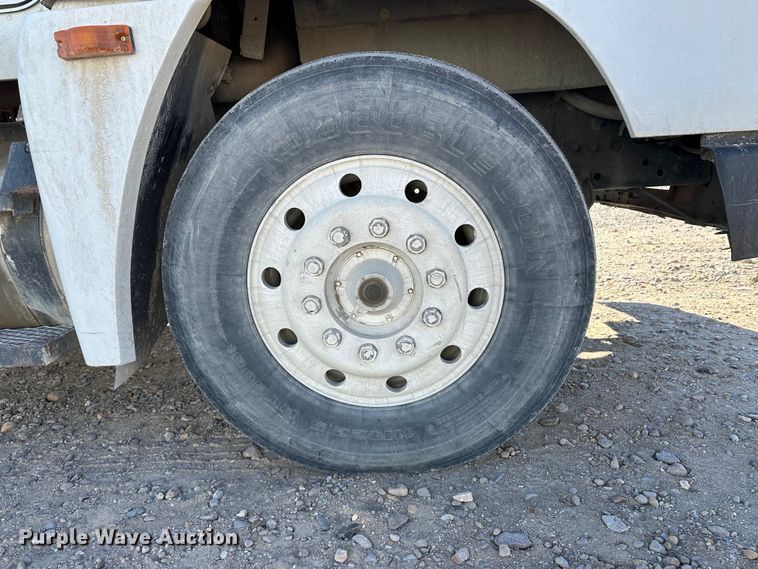 image for item KC9390 1991 Freightliner FLD  dump truck