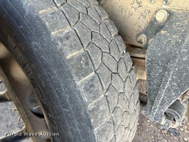 image for item KC9390 1991 Freightliner FLD  dump truck