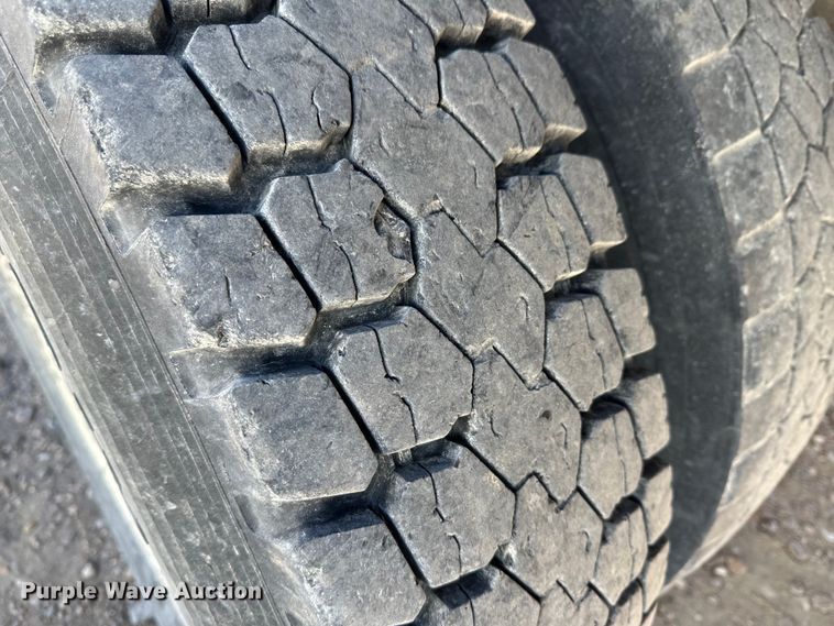 image for item KC9390 1991 Freightliner FLD  dump truck